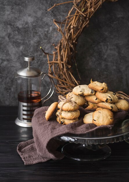 Biscotti di pepita di cioccolato casalinghi di vista frontale