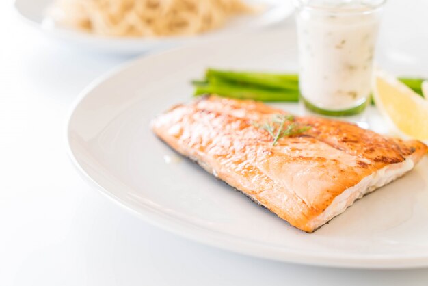 bistecca alla griglia di salmone