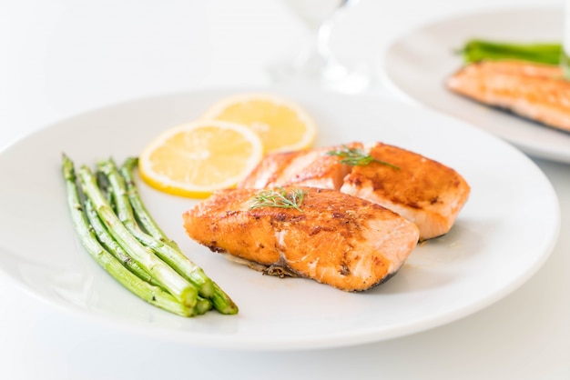 Bistecca di salmone alla griglia