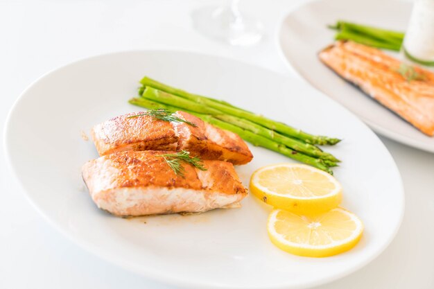 Bistecca di salmone alla griglia