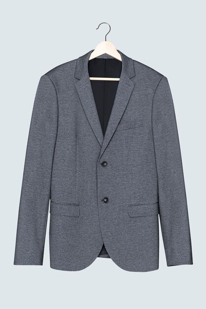 Blazer grigio su appendiabiti abbigliamento casual da uomo