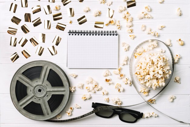 Blocco note negli articoli del cinema