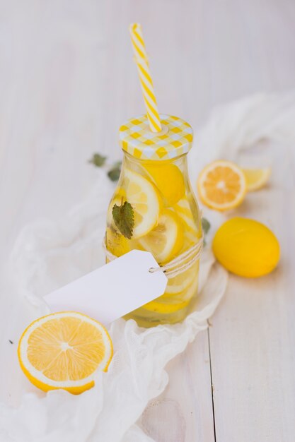 Bottiglia di limonata