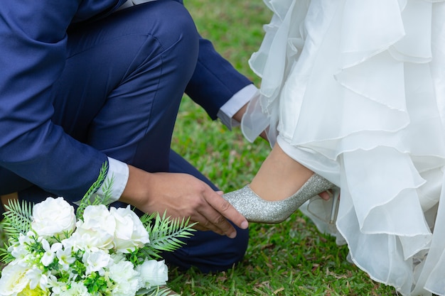 Bouquet nelle mani della sposa