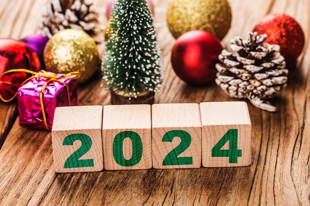 Buon anno nuovo 2024 Natale 2024 Regali di Natale posizionati in un'atmosfera festiva