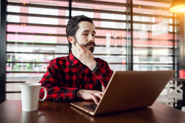 Business adulto businessman bearded sfondo