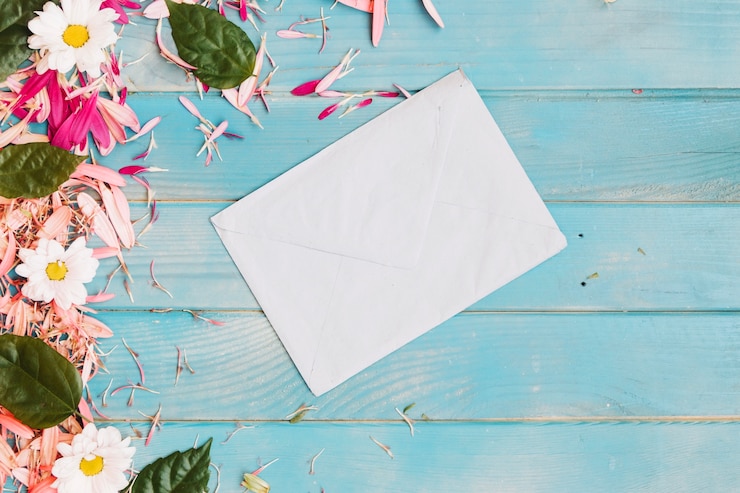 Foto gratuito busta con fiori diversi