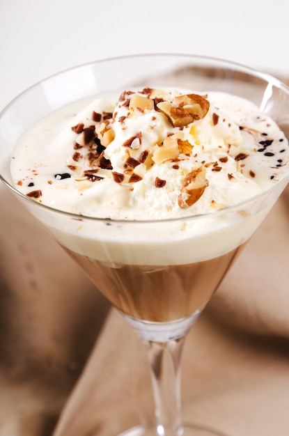 Caffè Affogato con gelato su una tazza