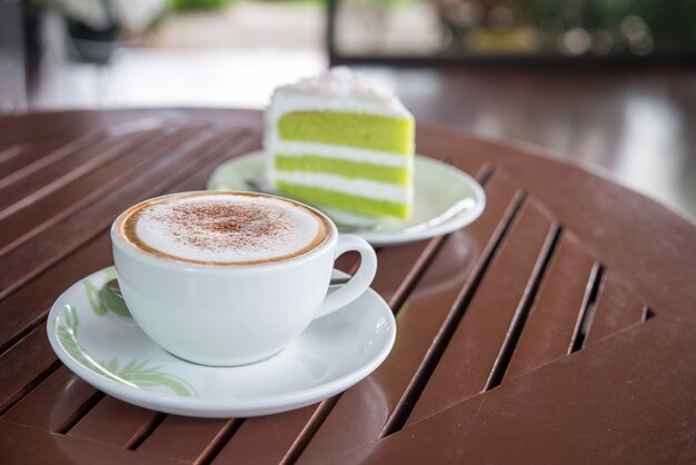 Caffè caldo in tazza