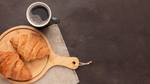 Caffè e cornetti copiano lo spazio