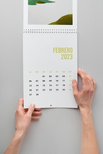 Calendario mensile 2023 ancora in vita