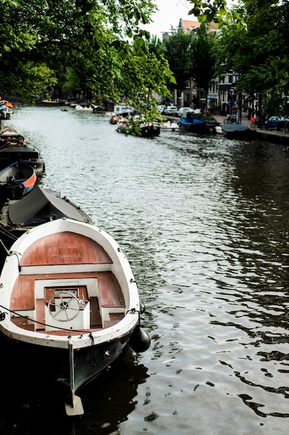 Canali di Amsterdam, le barche camminano sull&#39;acqua