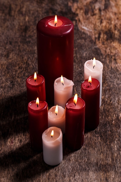 Candele bianche e rosse