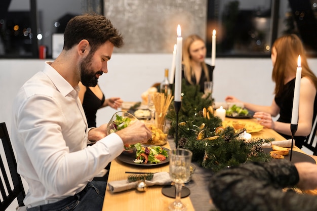 Capodanno trascorso con gli amici e festeggiando