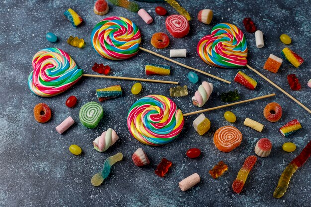 Caramelle colorate, gelatina e marmellata, vista dall'alto