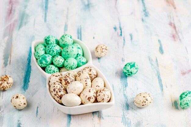 Caramelle colorate, gelatine e marmellate, dolci malsani.