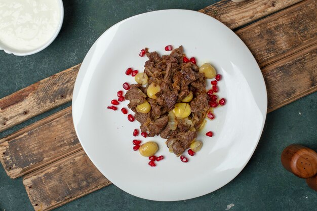 Carne Govurma con castagne e semi