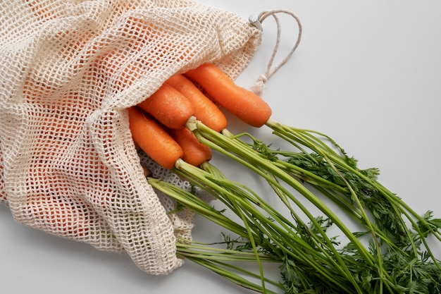 Carota cruda in cucina