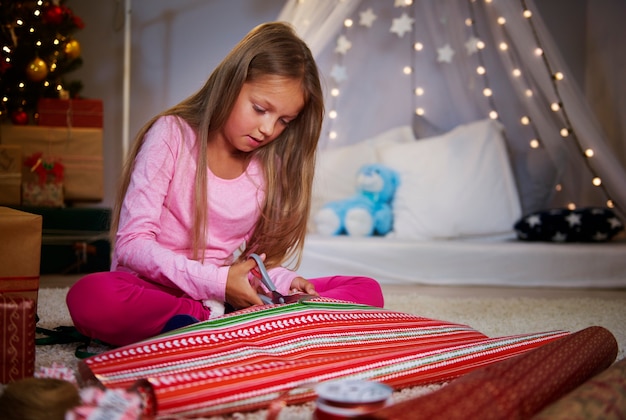 Carta di Natale di taglio ragazza carina