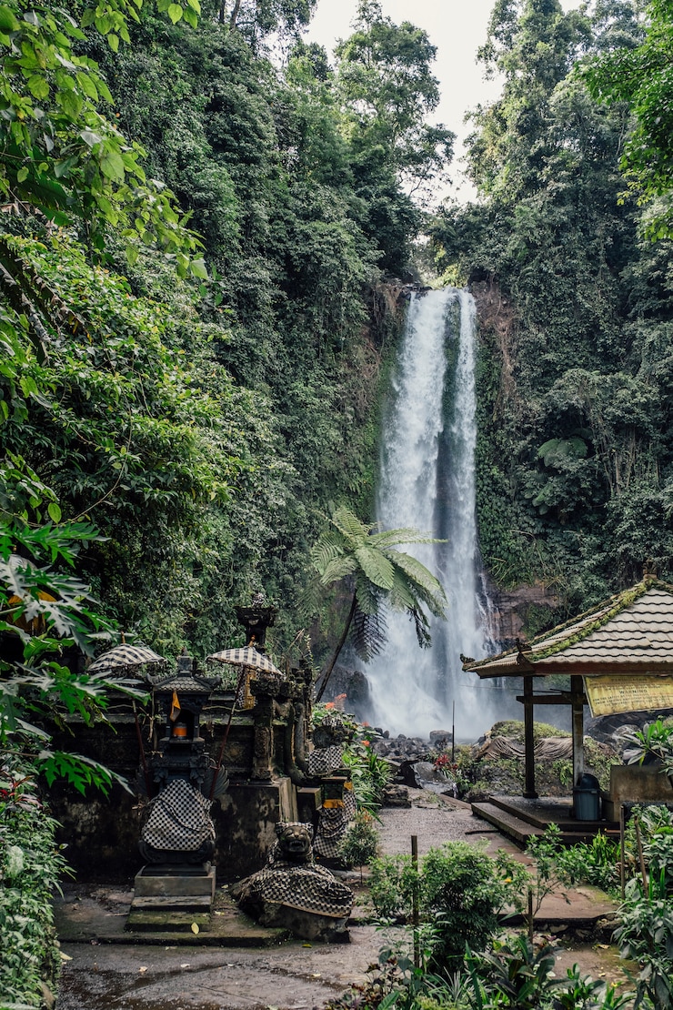 Foto gratuito cascata di bali, indonesia