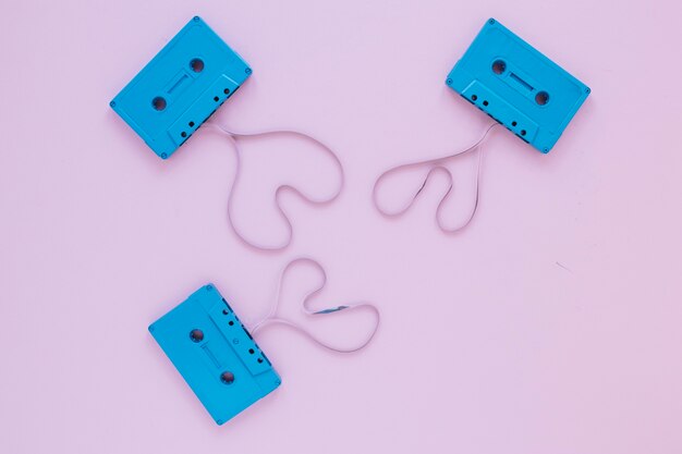 Cassette con nastri a forma di cuore