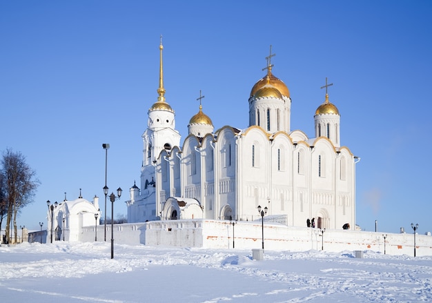 Cattedrale di Dormitorio a Vladimir in inverno