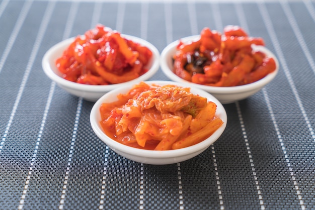 Cavolo cinese, squash e ravanello kimchi