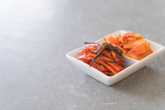 Cavolo cinese, squash e ravanello kimchi