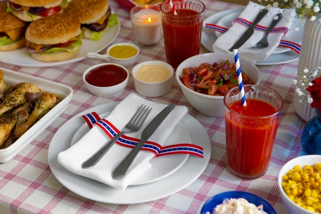 Celebrazione della festa del lavoro degli Stati Uniti con hamburger