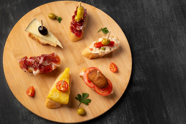 Celebrazione della giornata mondiale della tapa con snack