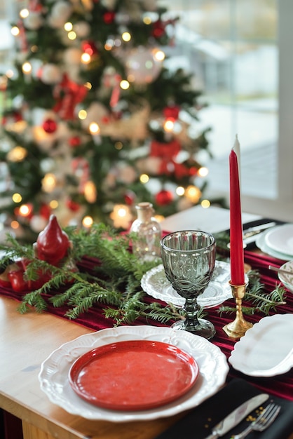 Cena natalizia addobbata per le feste