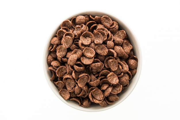 Cereali di cioccolato in ciotola bianca