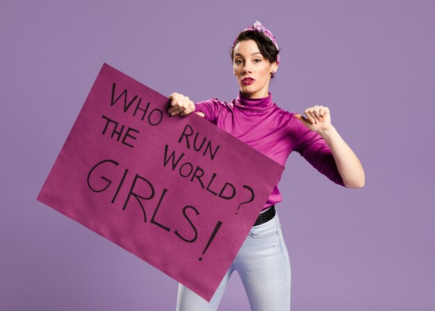 Che gestiscono il mondo? ragazze! lettering