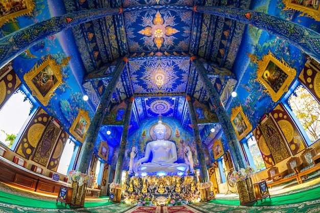 Chiang Rai, Thailandia - 24 febbraio 2018: Wat Rong Sua Ten o tempio blu nella provincia di Chiang Rai, Thailandia.