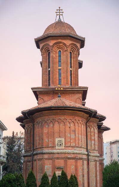 Chiesa su uno sfondo tramonto