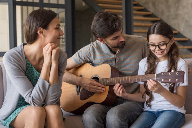 Chitarra lezione di famiglia