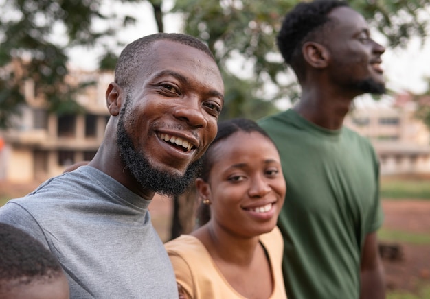 Chiudere la comunità felice all'aperto