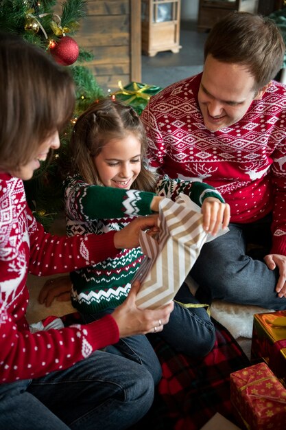 Chiudere la famiglia felice a casa