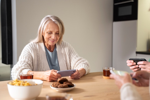 Chiudere le persone con i dispositivi