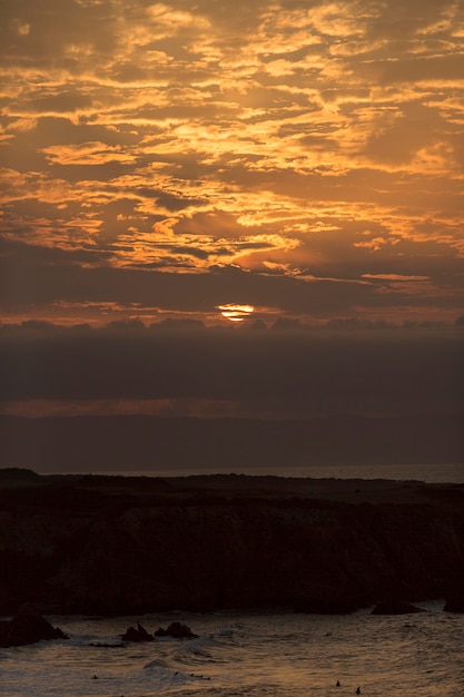 Cielo al tramonto con sfondo di nuvole