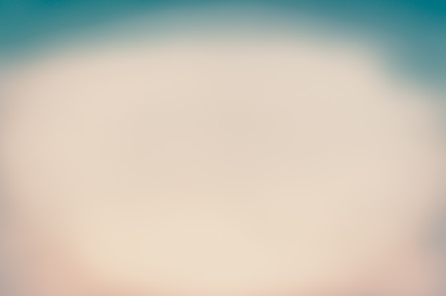 Cielo blu offuscata e mare bene utilizzare come sfondo .blur di oceano concept.blurry pastello colorato di sole