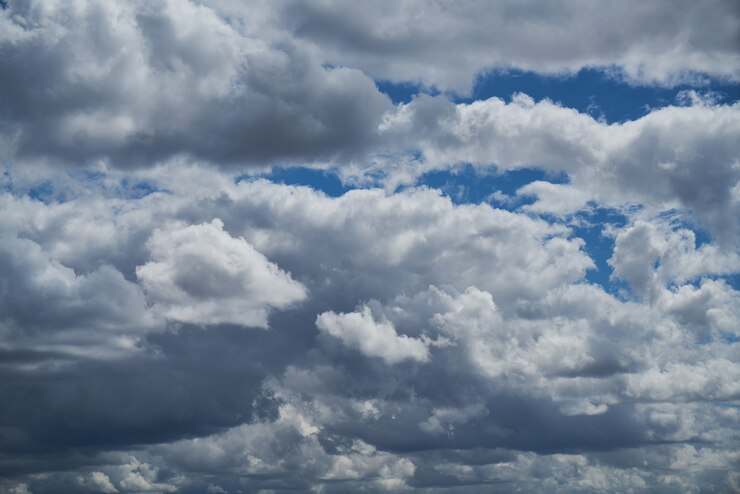 Foto gratuito cielo coperto di nuvole
