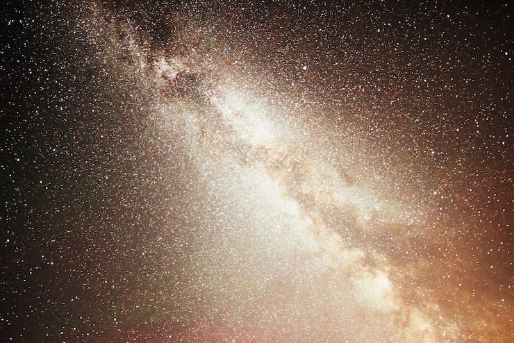 Foto gratuito cielo notturno vibrante con stelle e nebulose e galassie.