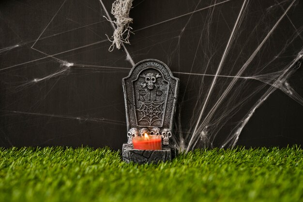 Cimitero di Halloween su erba