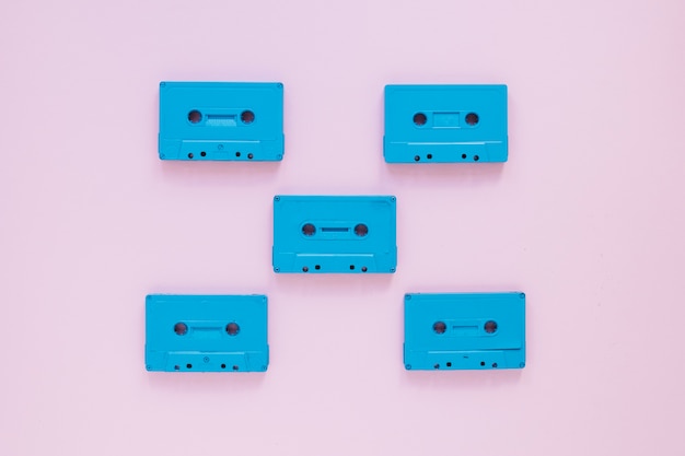 Cinque cassette compatte