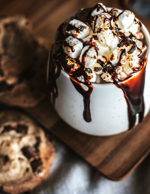Cioccolata calda con la ricetta di marshmallows