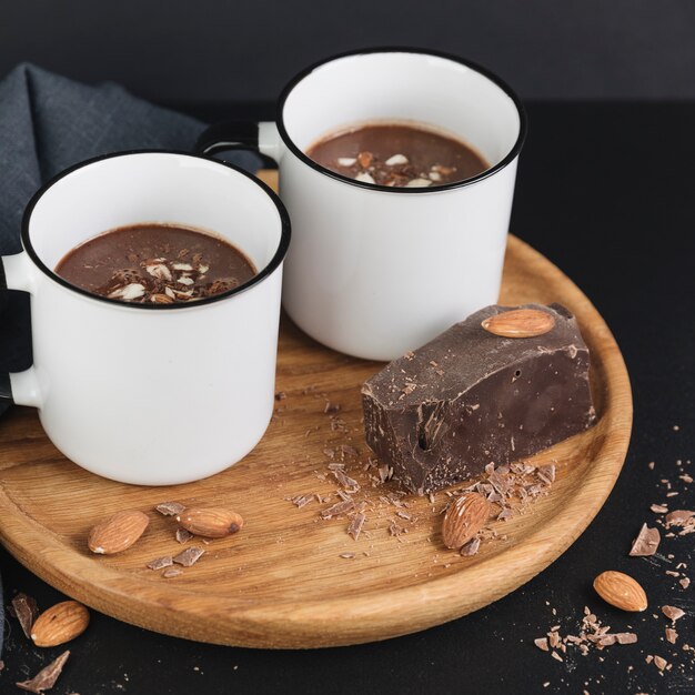 Cioccolata calda con noci