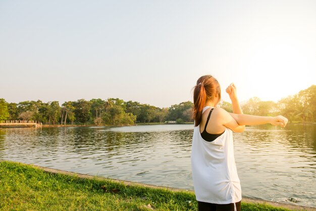 città del sole tramonto donna femminile