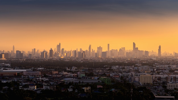 Città di Bangkok all'alba, Thailandia.