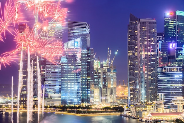 Città di Singapore durante la notte